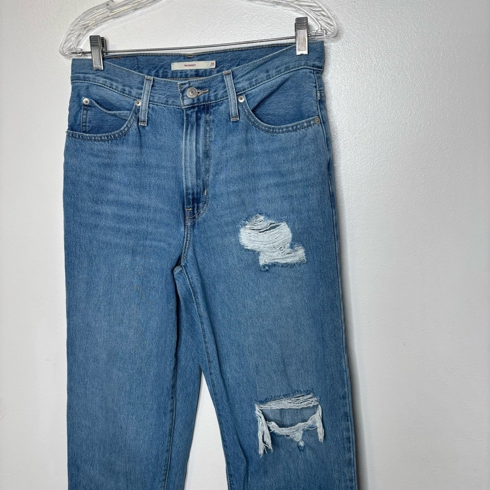 Levi’s Jeans Women’s 28, 94 Baggy Distressed Ripped Blue Denim - Picture 3 of 7